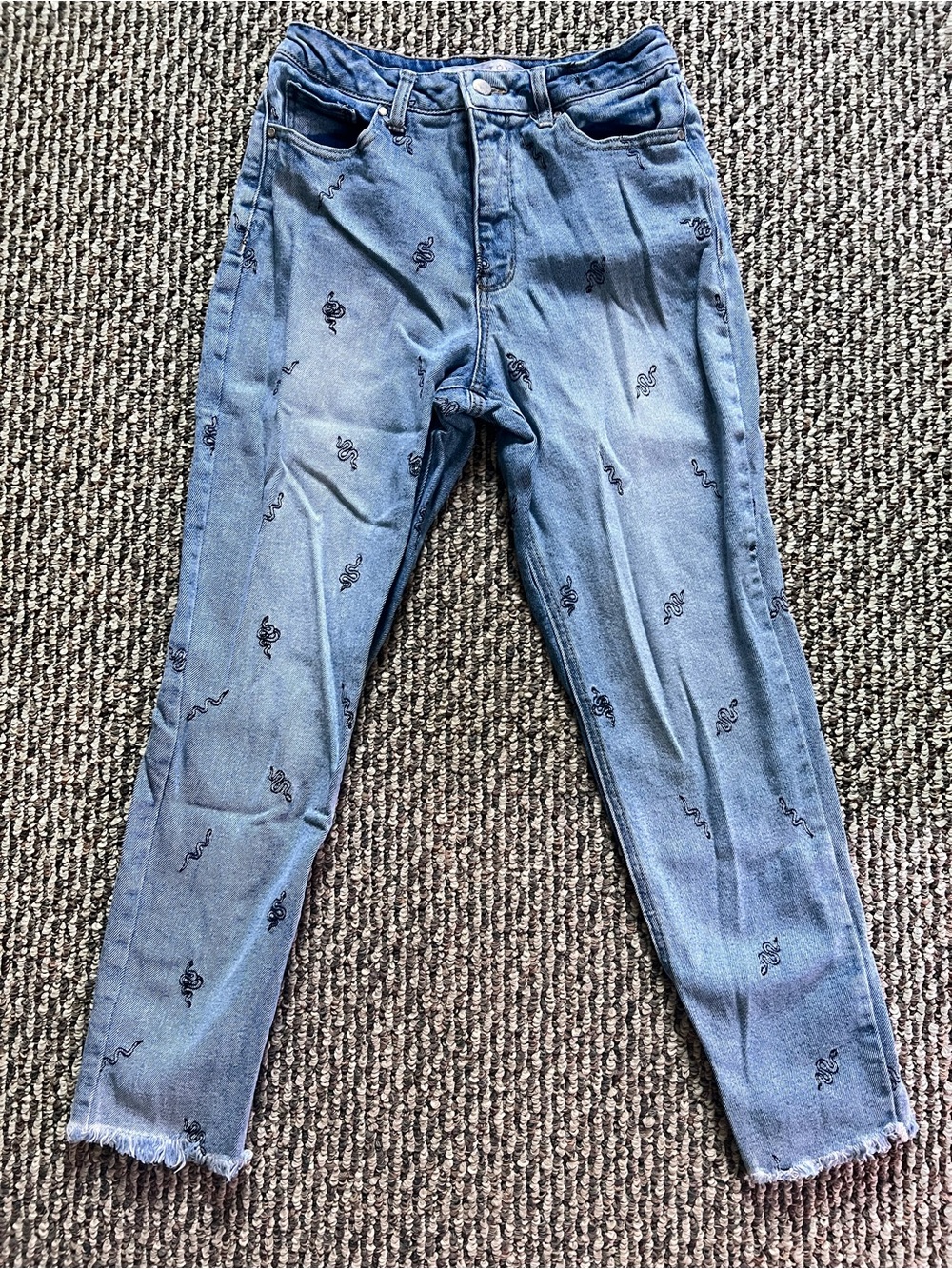 Tinseltown Slim Straight Light Blue Embroidered Jeans